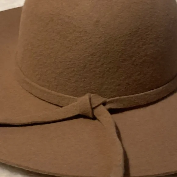 Tan wool hat - Picture 3 of 3